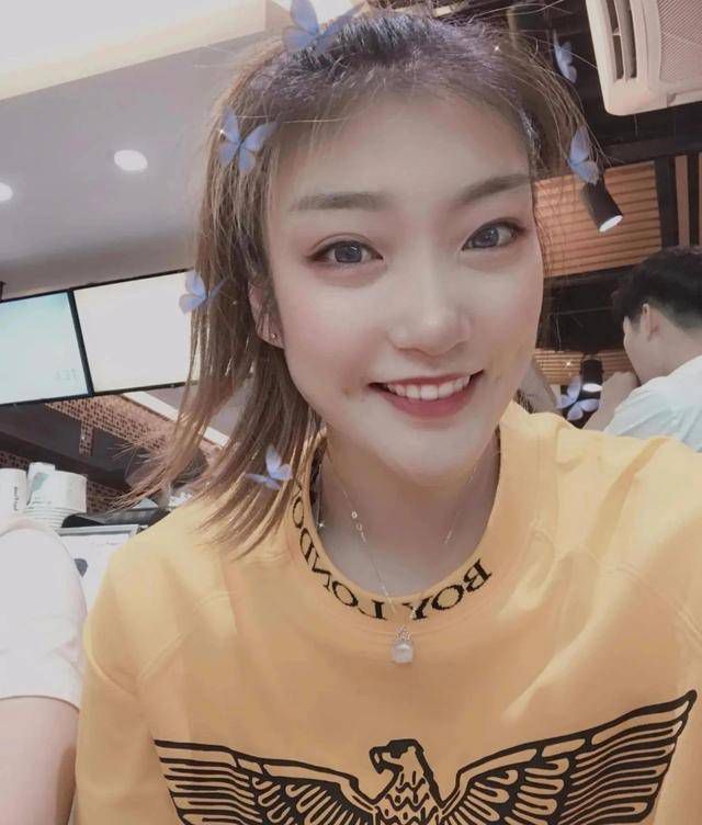 曰批免费视频播放在线看片二
