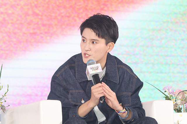 长筒袜的阿姨